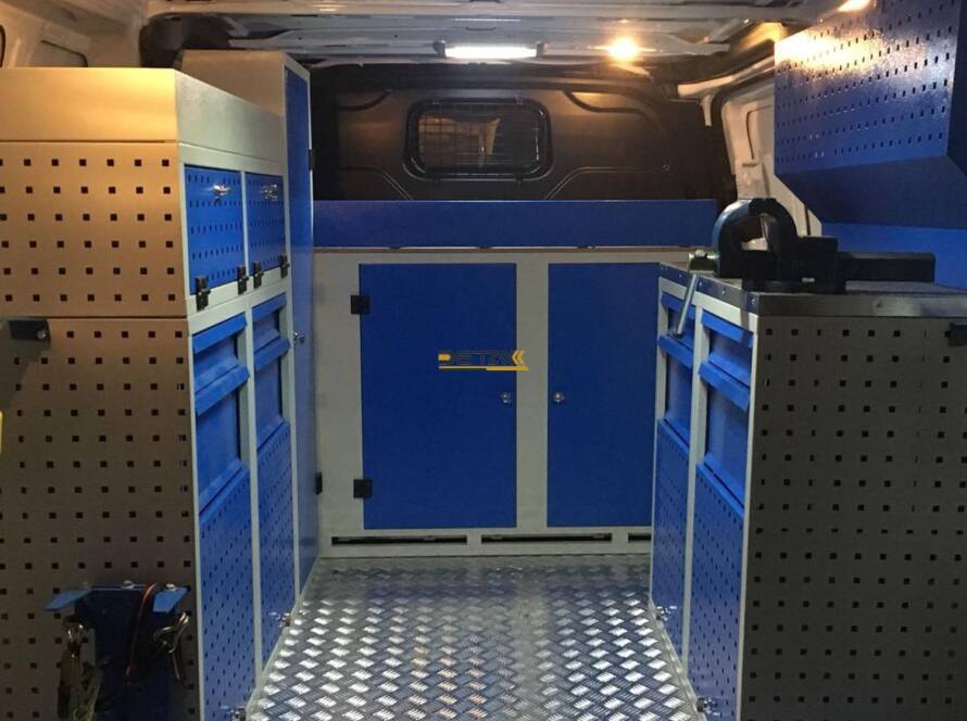 b ford transit arac ici kabin donanimlari 15894018163388