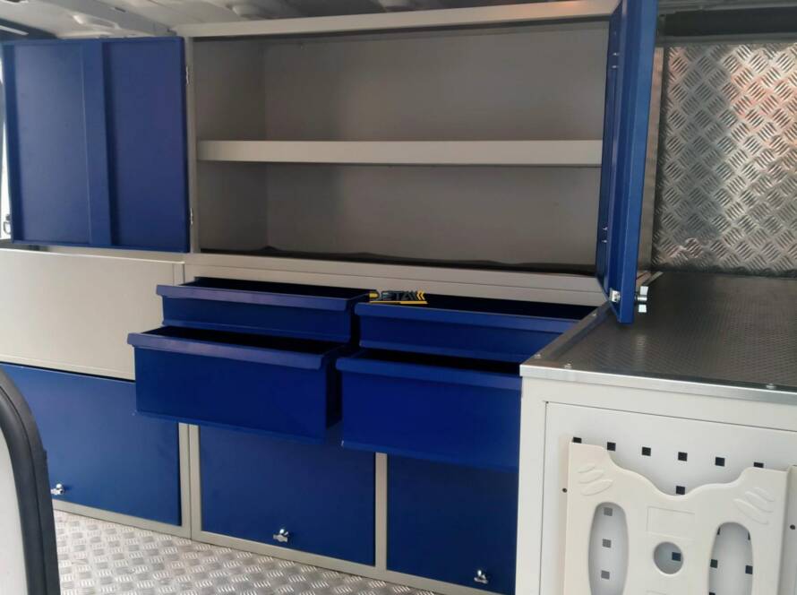 b renault trafic arac ici donanim 1641469456266