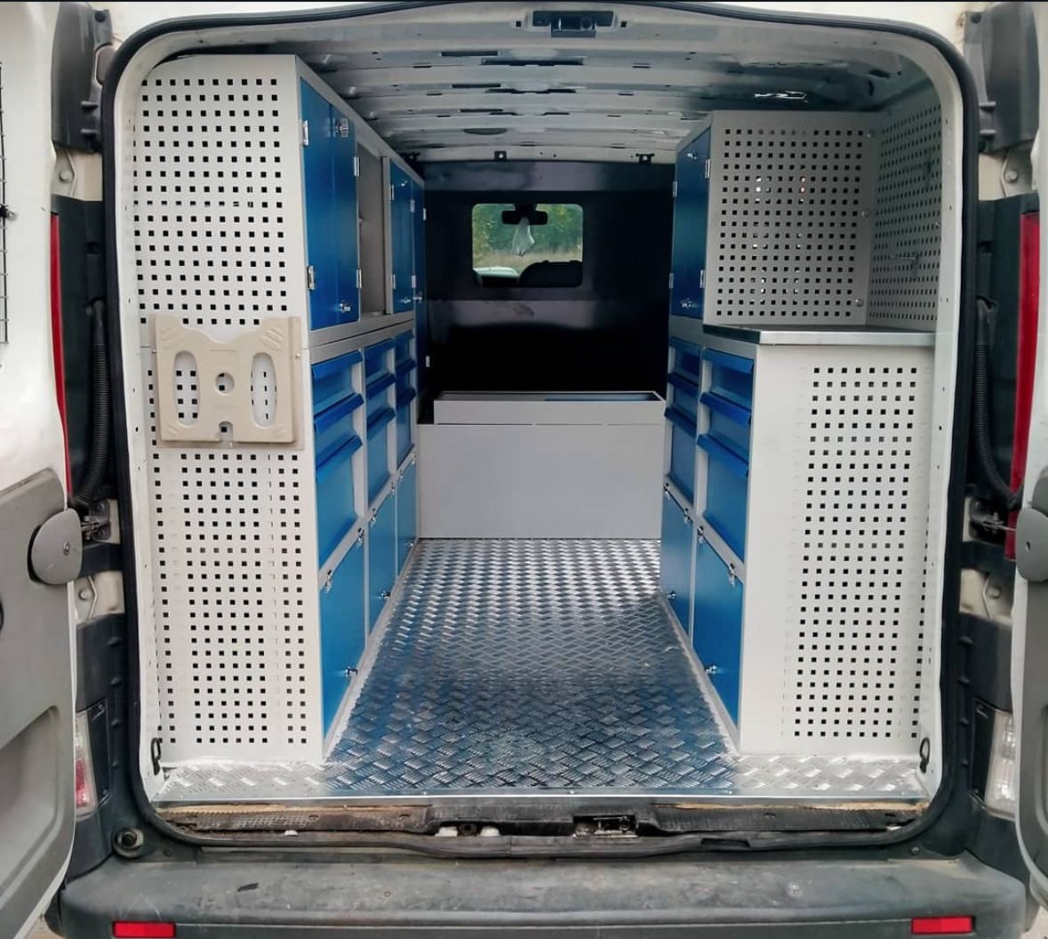 RENAULT TRAFIC IN-VEHICLE EQUIPMENT