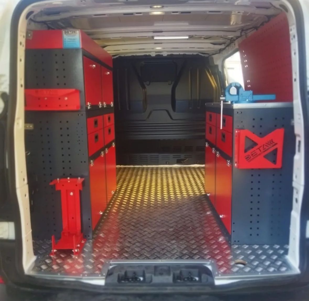FORD CUSTOM MAINTENANCE AND REPAIR VEHICLE