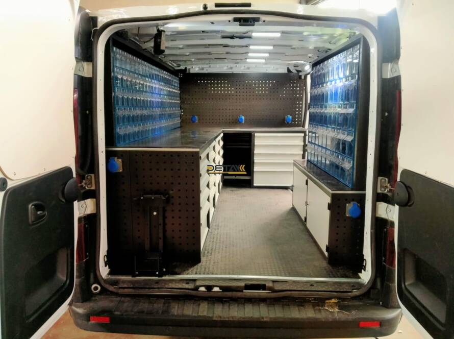 Renault trafik mobil servis araci 1