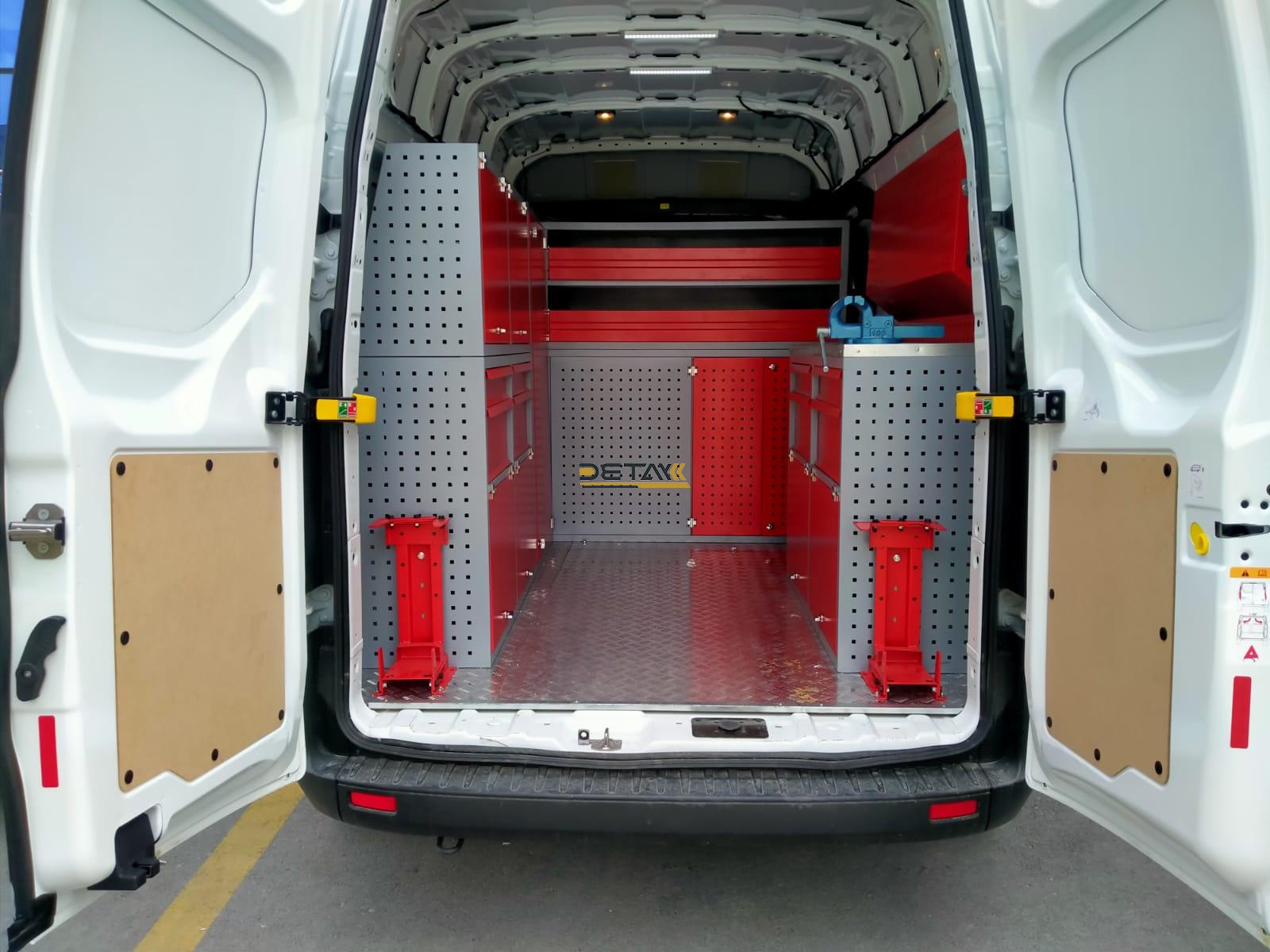 Natural Gas Maintenance and Repair Vehicle