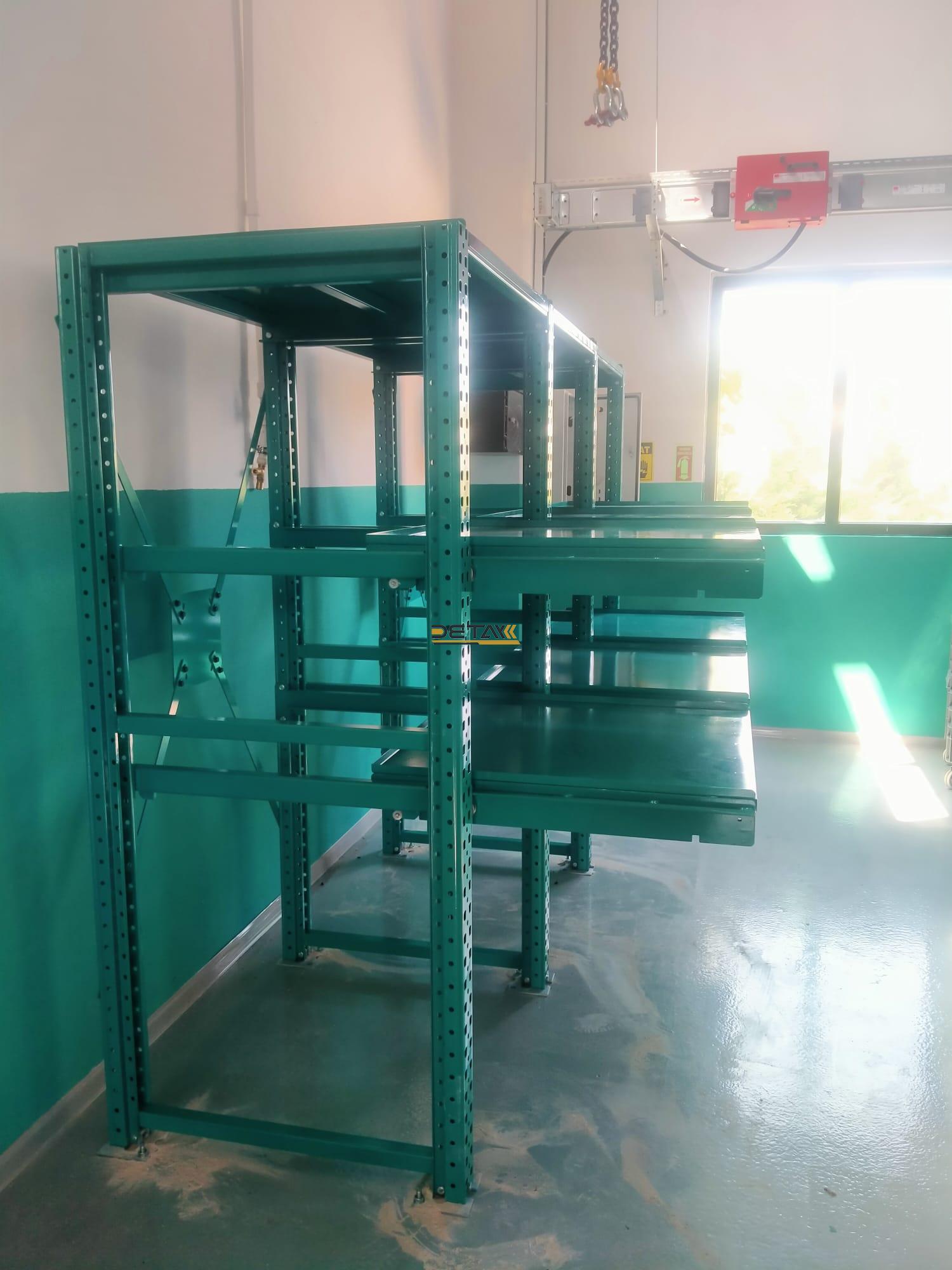 Çekmeceli kalıp rafı ile zamandan tasarruf edin 1 65 acilimli cekmeceli kalip rafi yesil renk3