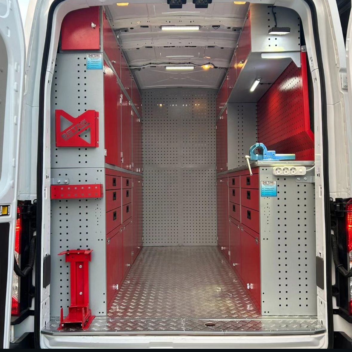 Ford Transit BURULAŞ Yol Yardım Bakım Onarım Aracı