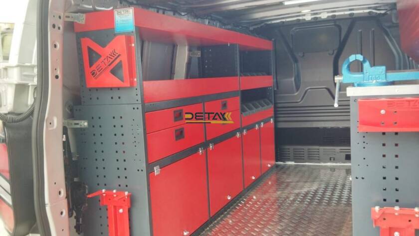 Ford Custom Uzun Şasi Araç İçi Donanım Ekipmanları4