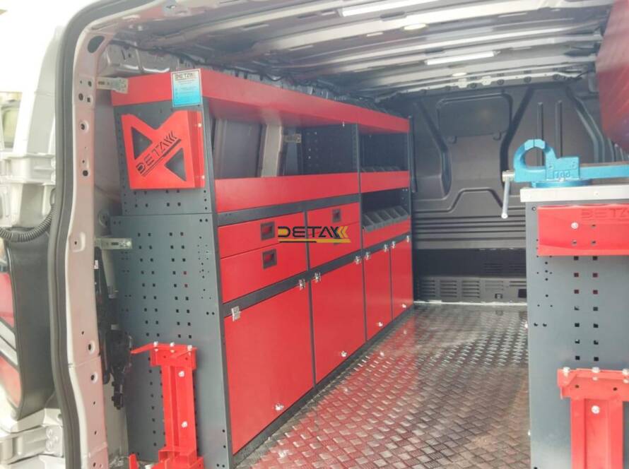 Ford Custom Uzun Şasi Araç İçi Donanım Ekipmanları4