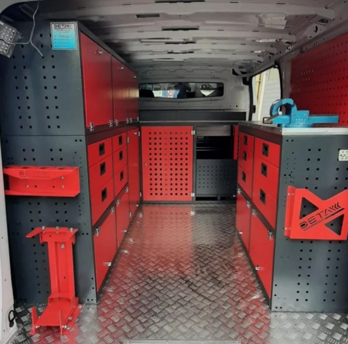 Renault Trafic Roadside Assistance Maintenance and Repair Vehicle