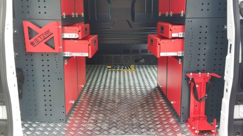 Ford Custom Araç İçi Donanım2