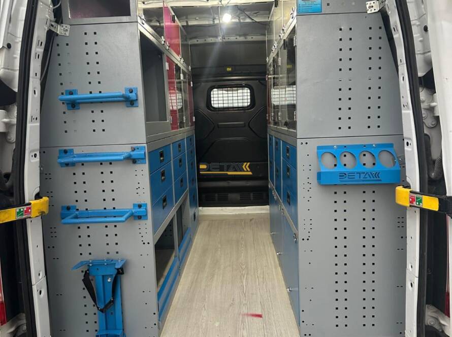 Ford Custom Yuksek Tavan Yol Yardim Araci4