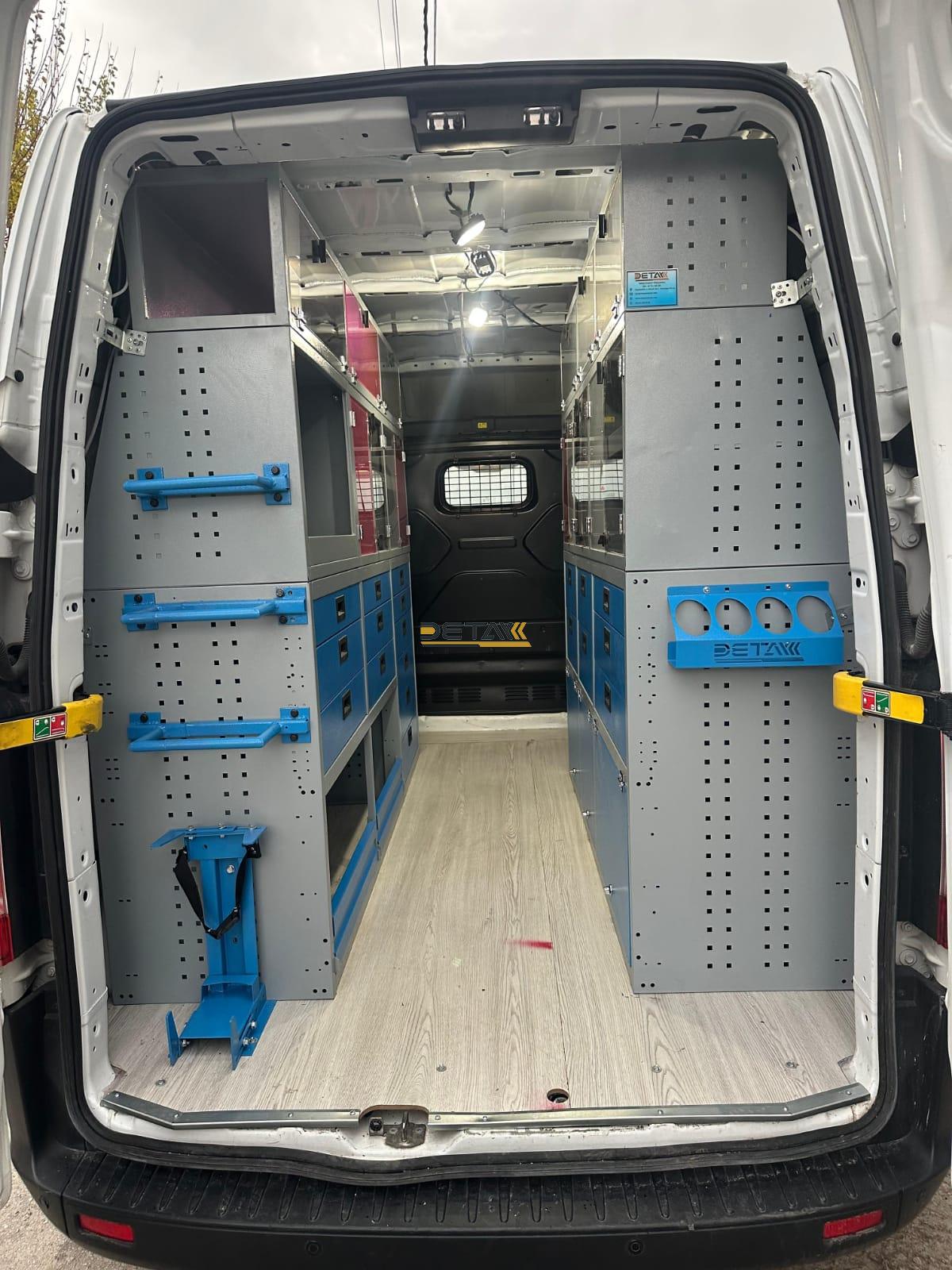 Ford Custom Yüksek Tavan Yol Yardım Aracı