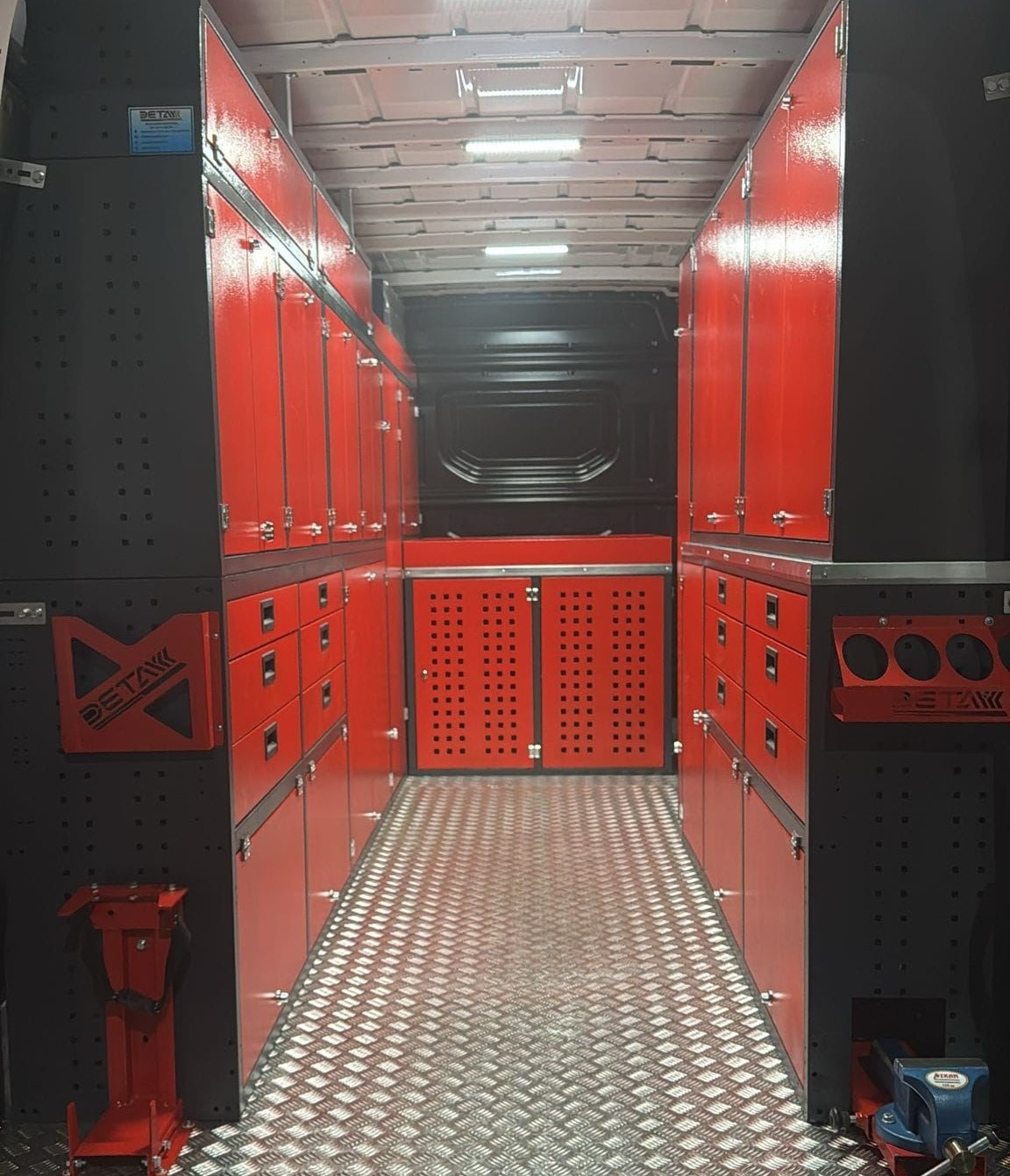 Volkswagen Crafter Roadside Assistance Maintenance Repair Vehicle