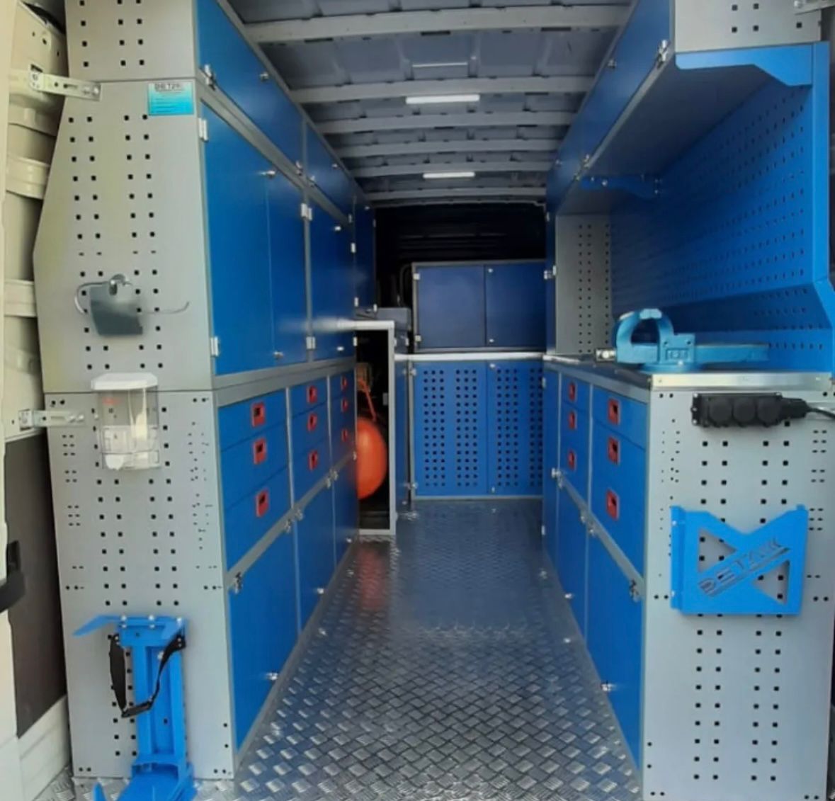 Volkswagen Crafter Mobile Service Vehicle 2
