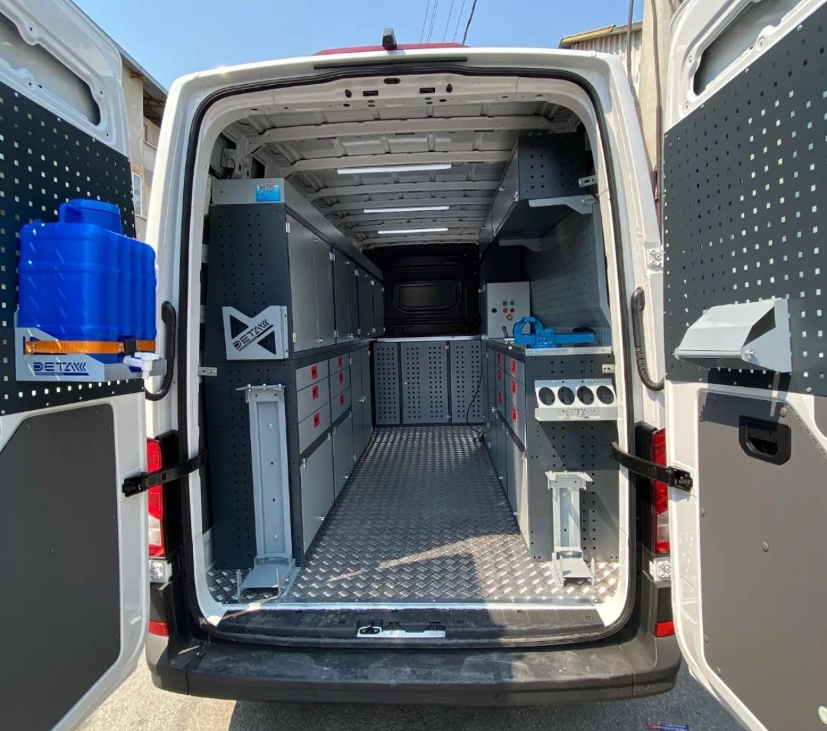 Volkswagen Crafter Mobile Service Vehicle 4