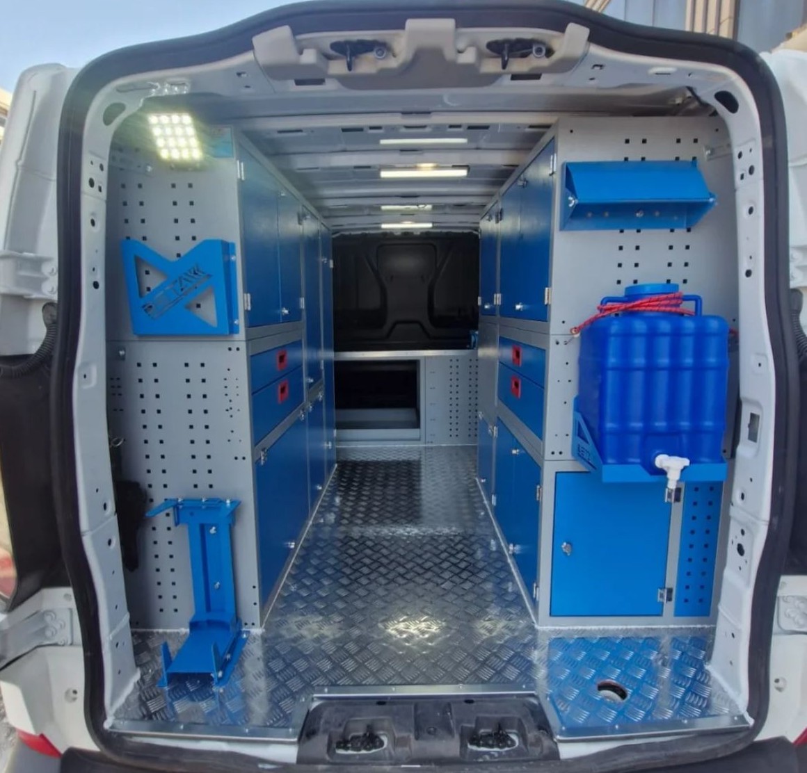 Ford Custom Mobil Servis Aracı 3