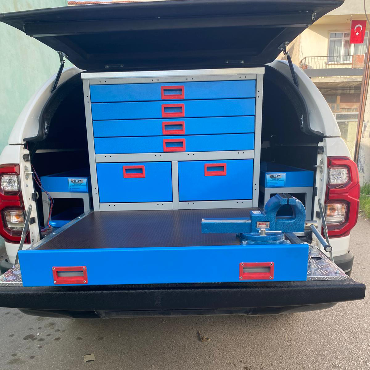 Toyota Hilux Bakım Onarım Aracı