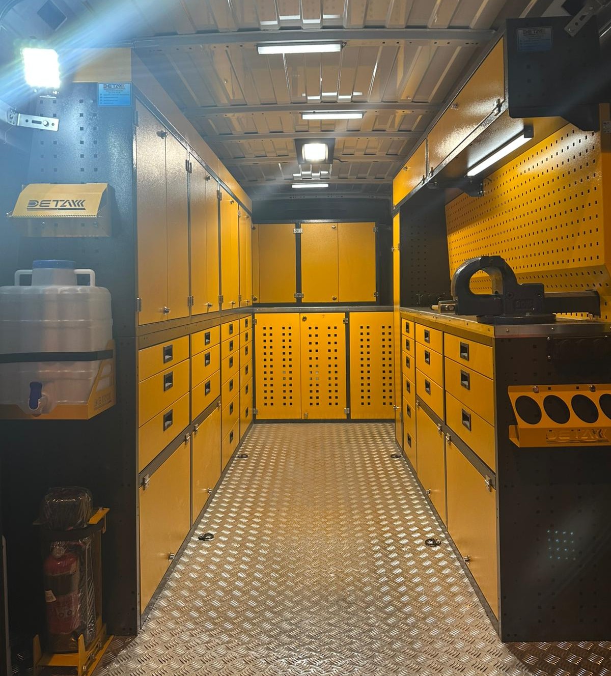 Peugeot Boxer Mobil Servis Aracı 2