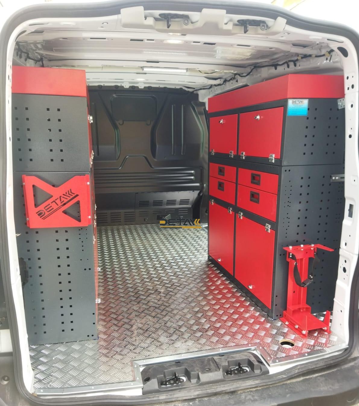 Ford Custom Arac Ici Donanim4