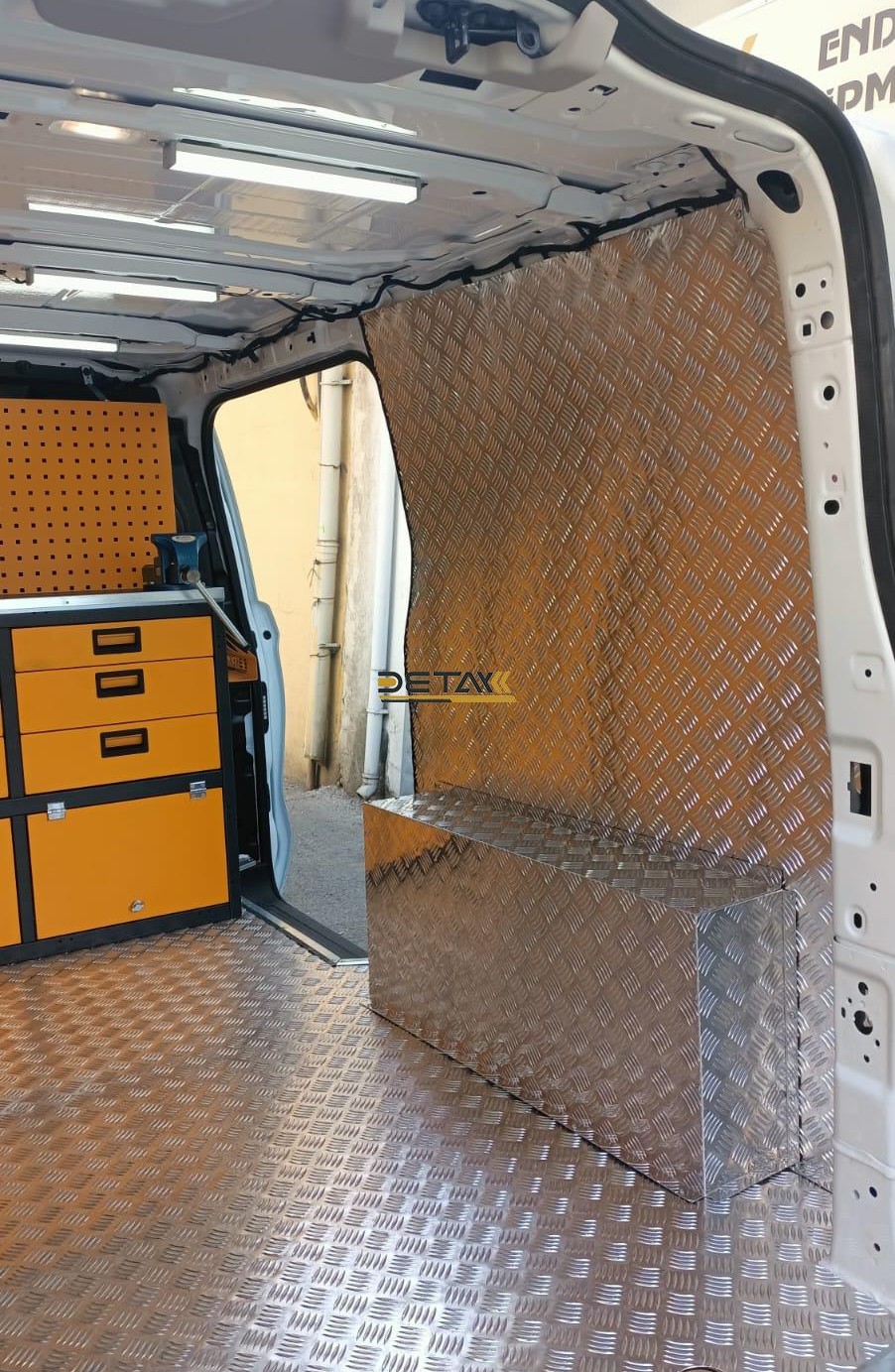 Ford Custom Mobil servis araci 1