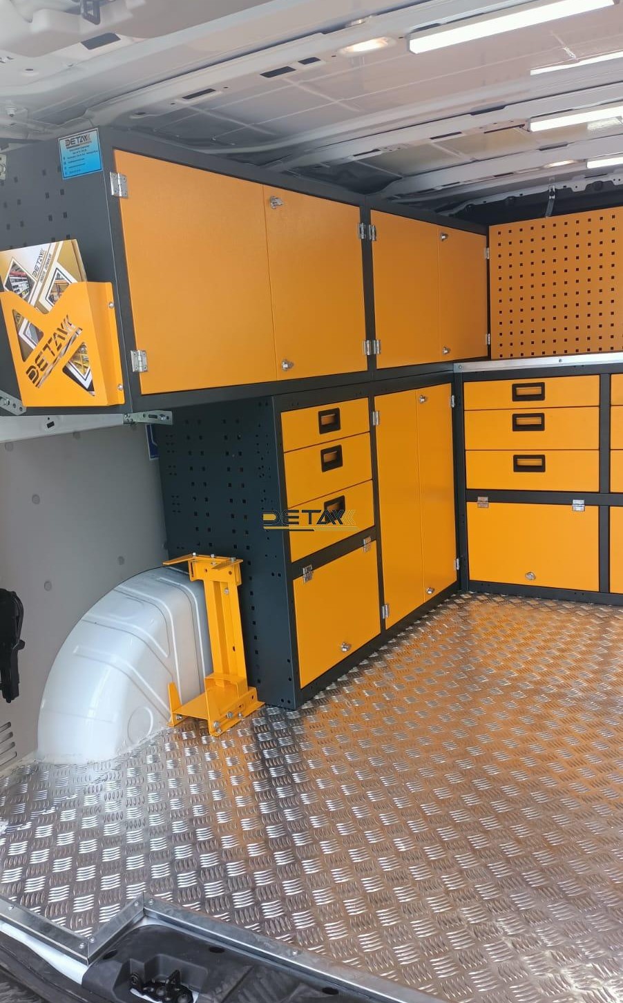 Ford Custom Mobil servis araci 5