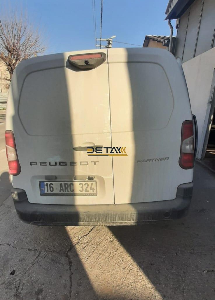 Peugeot Partner Mobil Servis Araci2