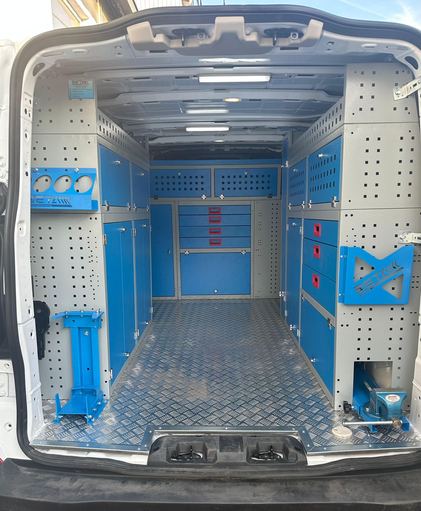 FORD CUSTOM BAKIM ONARIM ARACI