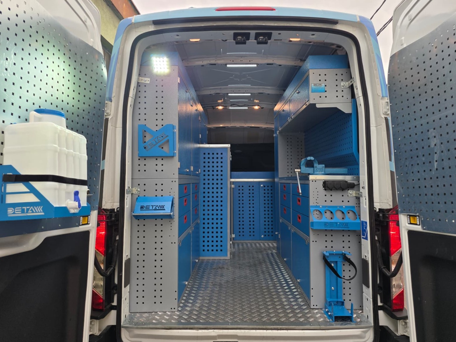 FORD TRANSIT YOL YARDIM BAKIM ONARIM ARACI