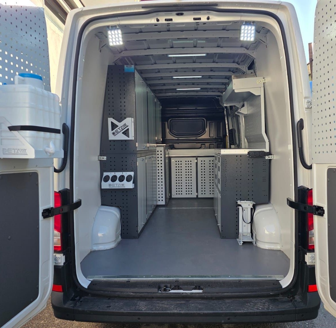 VOLKSWAGEN CRAFTER MOBİL SERVİS ARACI