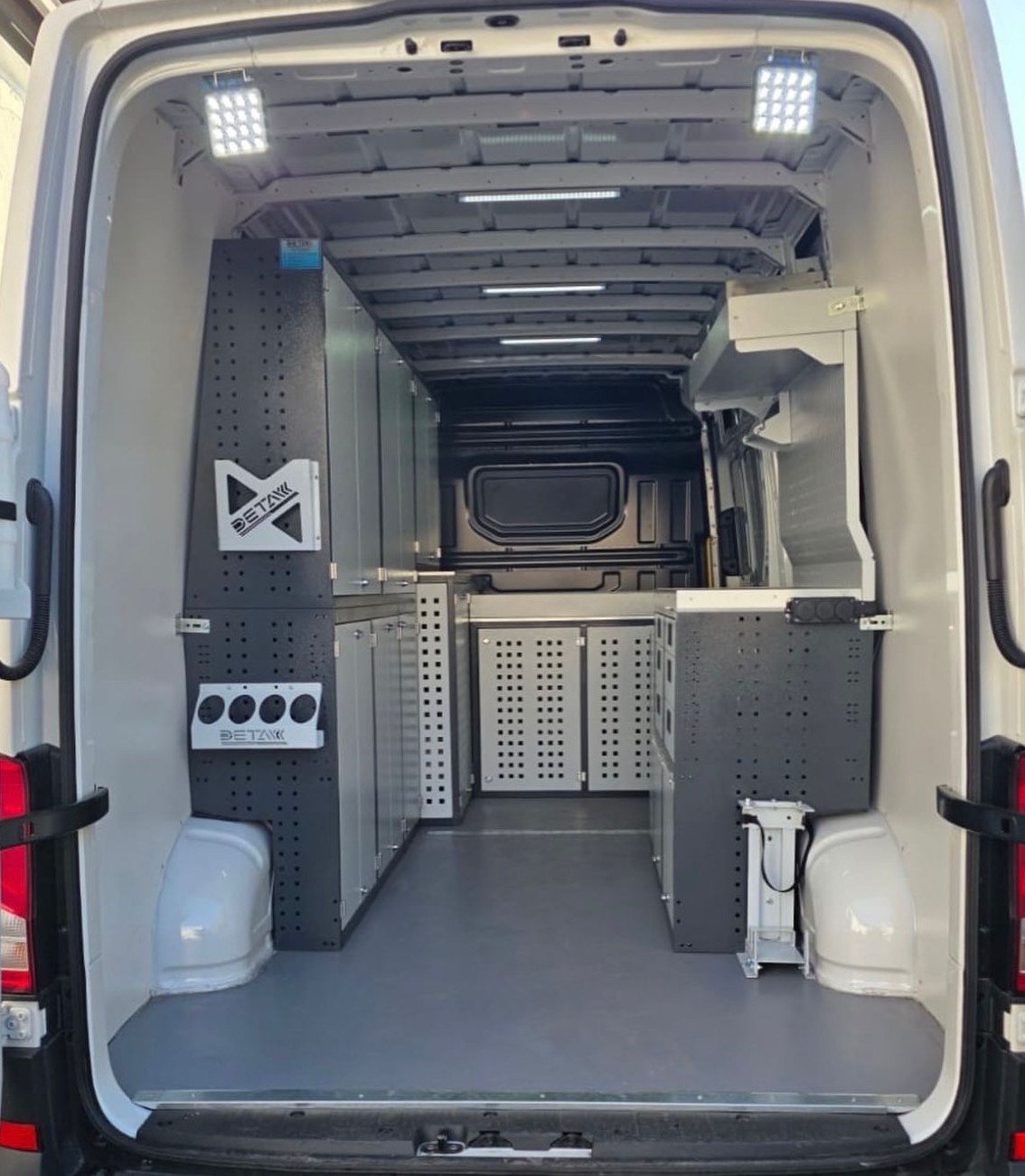 VOLKSWAGEN CRAFTER MOBILE SERVICE VEHICLE
