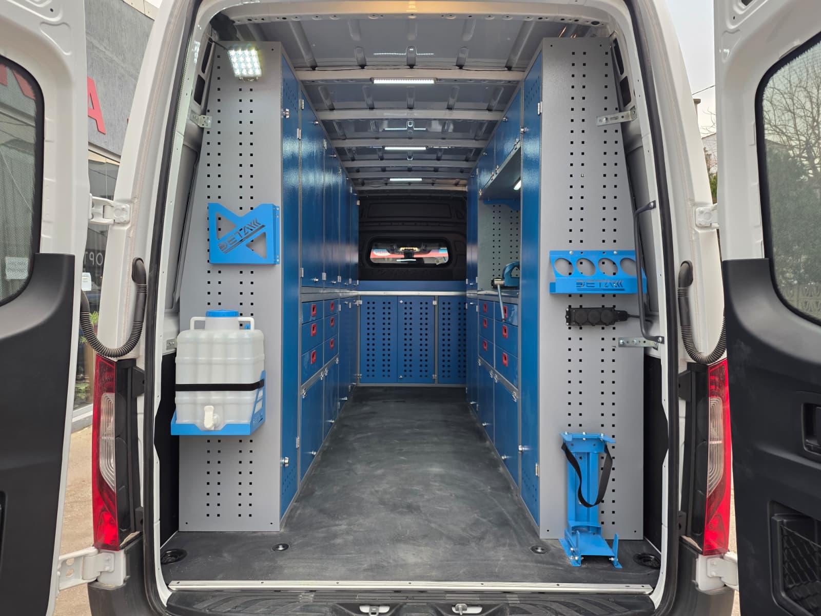 MERCEDES SPRINTER VEHICLE INTERIOR EQUIPMENT