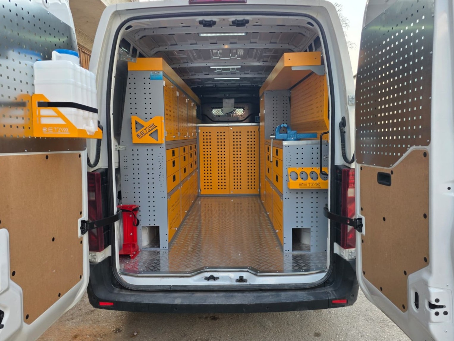 RENAULT MASTER MOBILE SERVICE VEHICLE
