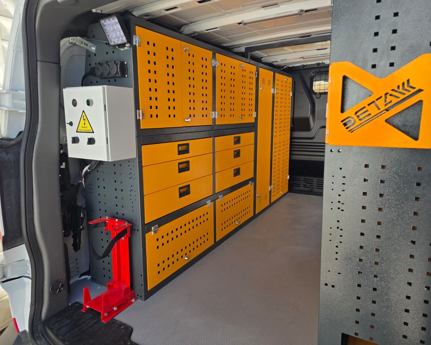 VOLKSWAGEN TRANSPORTER MOBİL SERVİS ARACI