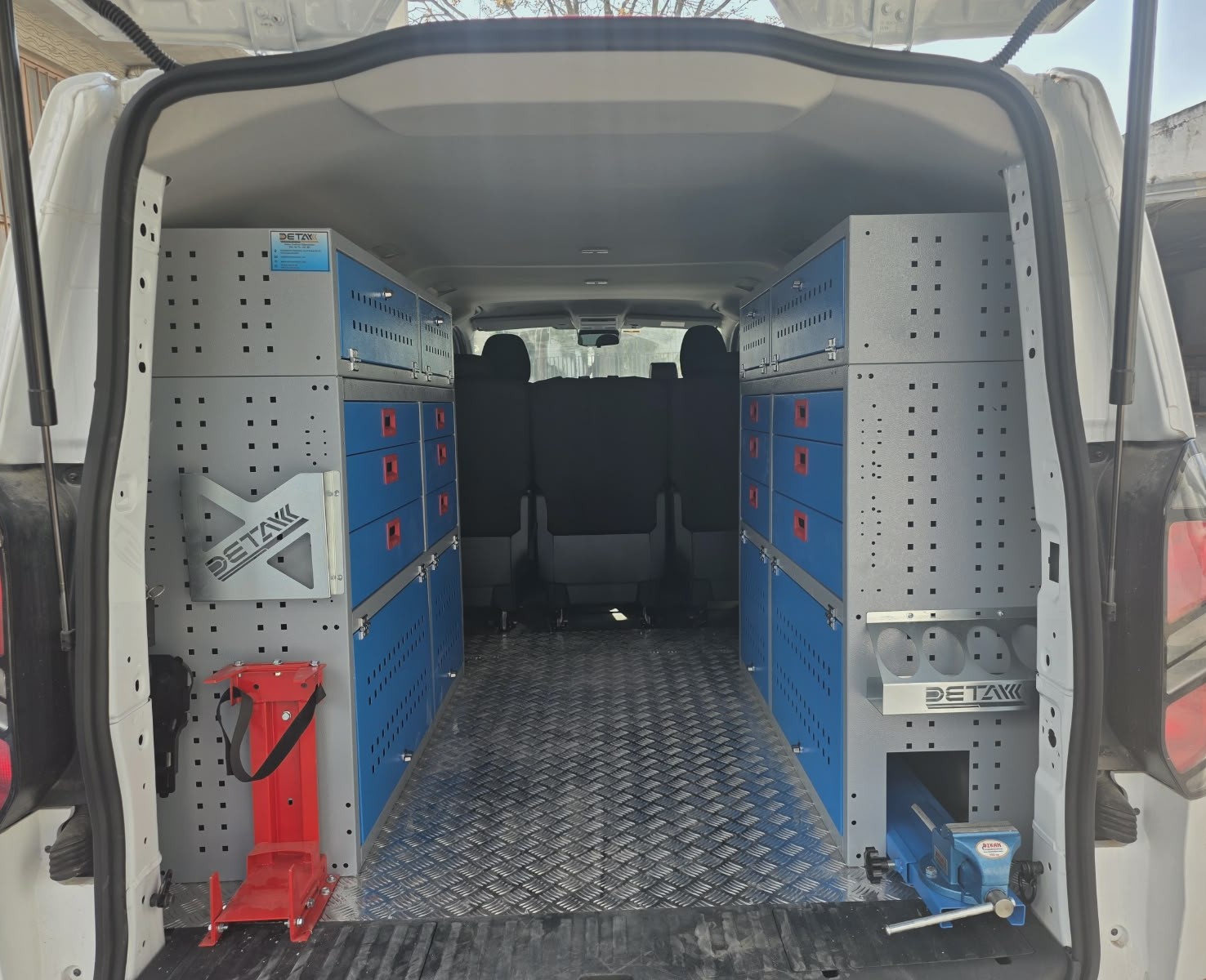 FORD CUSTOM MOBİL SERVİS ARACI