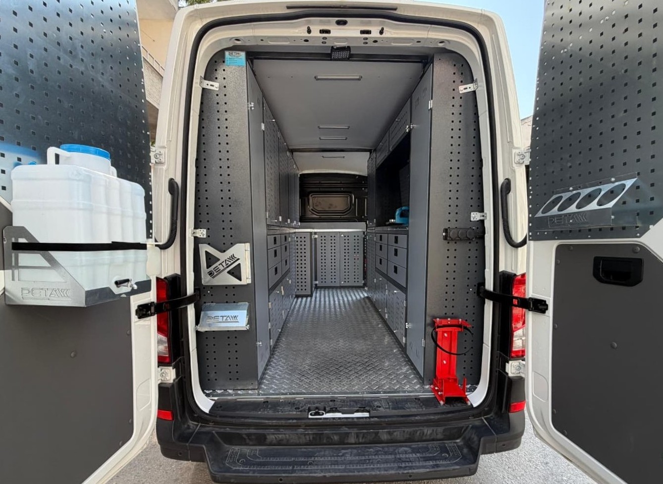 MAN TGE IN-VEHICLE EQUIPMENT