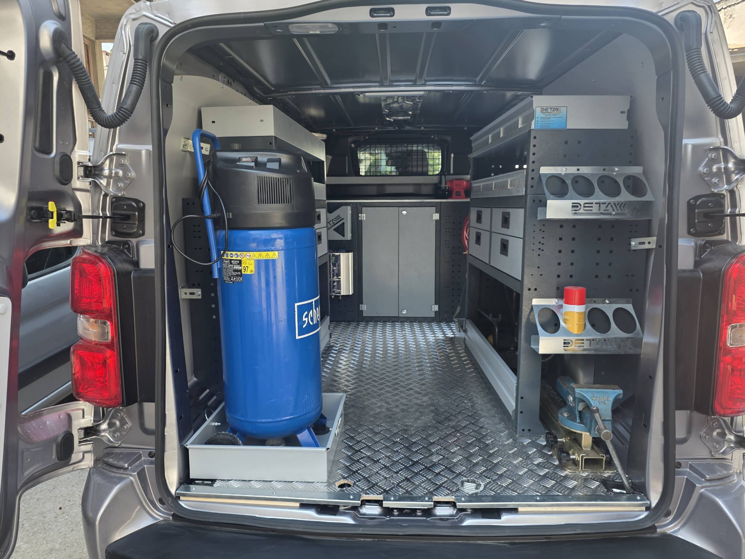 OPEL VIVARO MOBİL SERVİS ARACI