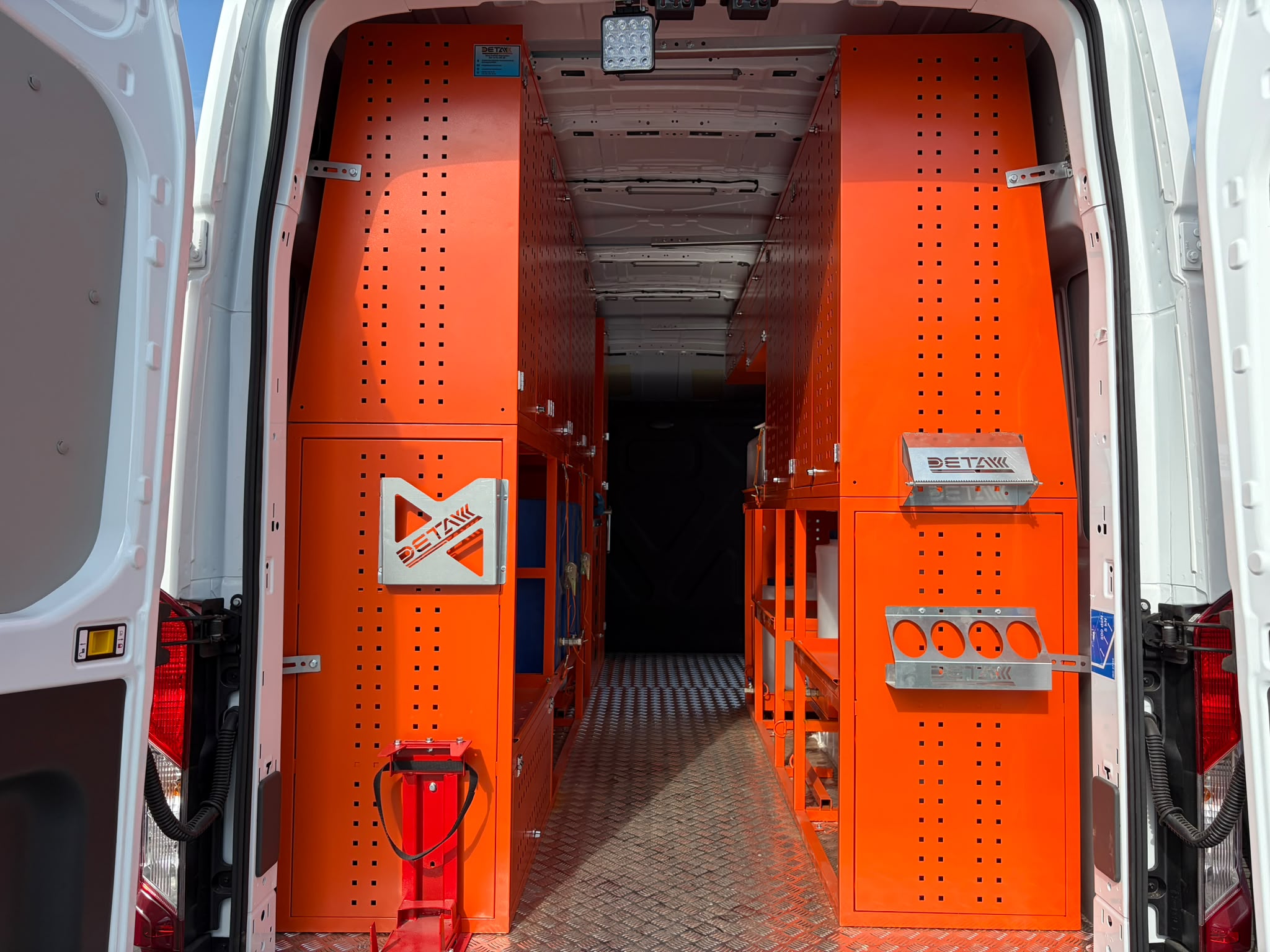 FORD TRANSIT MOBİL SERVİS ARACI